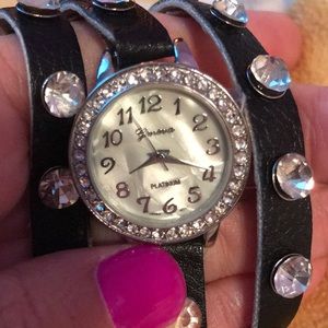 🍑 4 for 20 Leather wrap watch